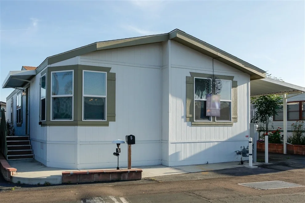 Unit for sale at 1515 Capalina Road, San Marcos, CA 92069