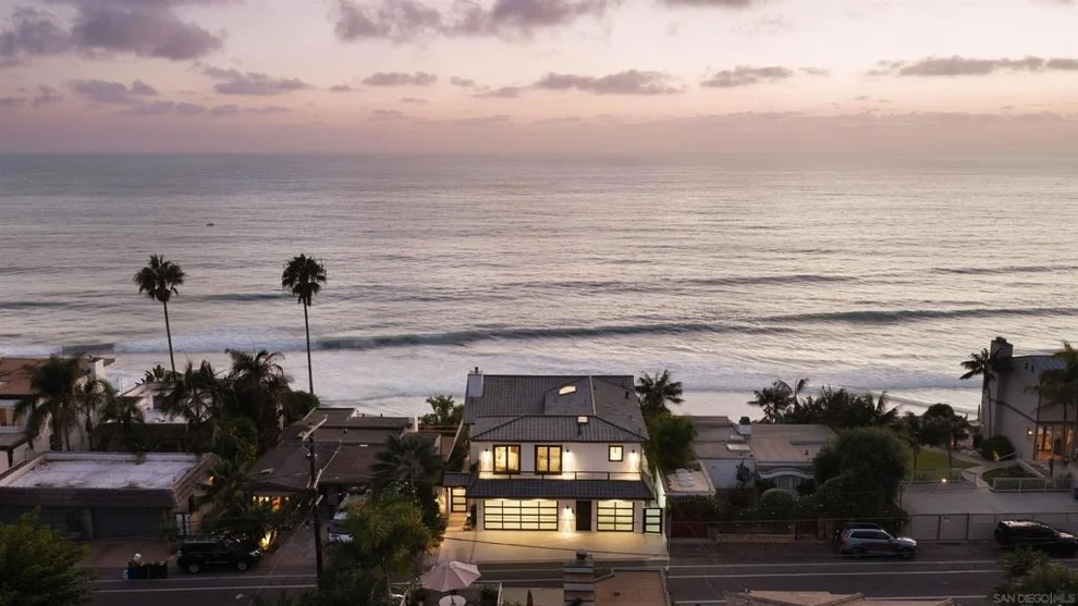 Unit for sale at 1112 Neptune Ave, Encinitas, CA 92024