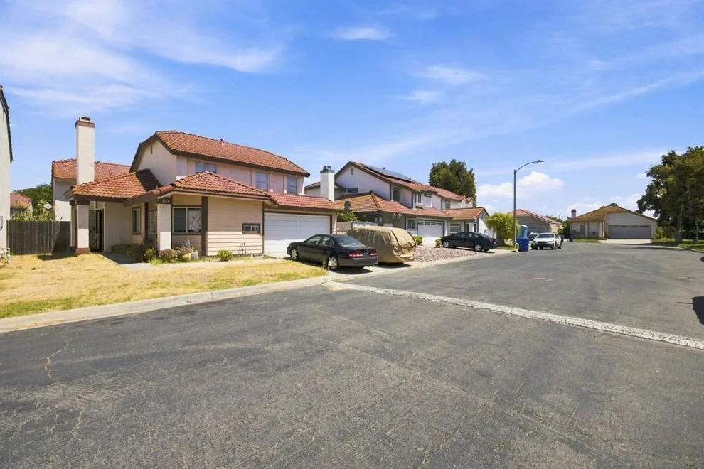Unit for sale at 4524 Goldfinch, Oceanside, CA 92057