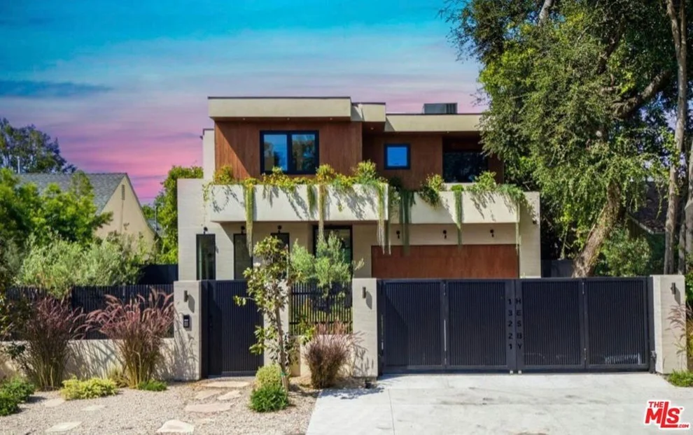 Unit for sale at 13229 Hesby Street, Sherman Oaks, CA 91423
