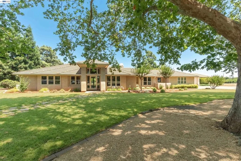 Unit for sale at 10055 Justamere Ln, Elk Grove, CA 95624