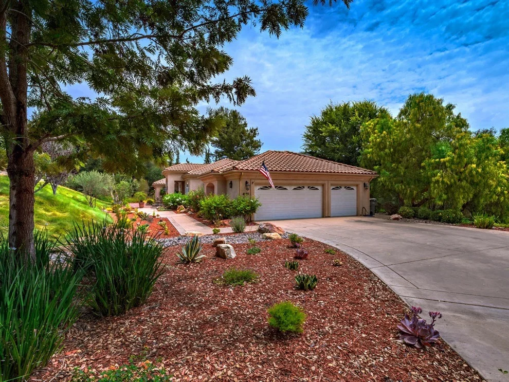 Unit for sale at 4055 Millagra Dr, Fallbrook, CA 92028