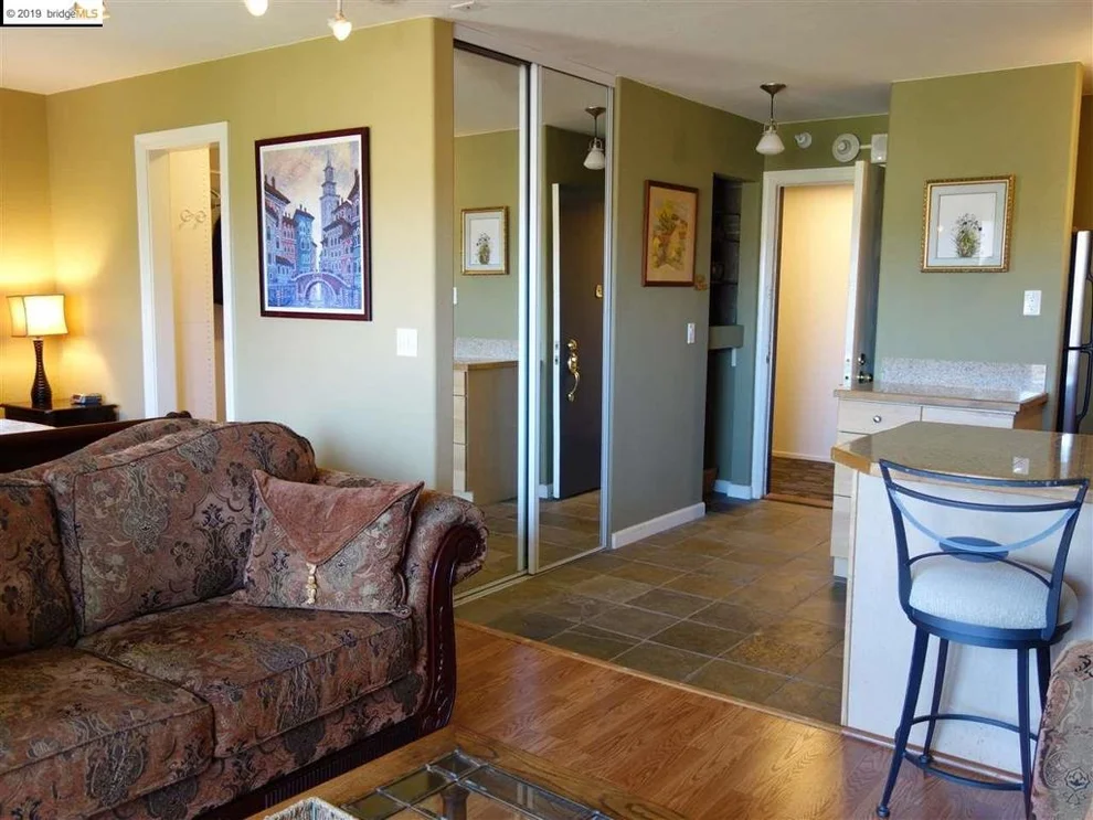 Unit for sale at 3 Captain Drive, Emeryville, CA 94608
