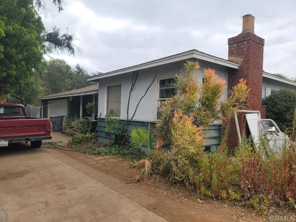 Unit for sale at 1619 Foothll Dr., Vista, CA 92084