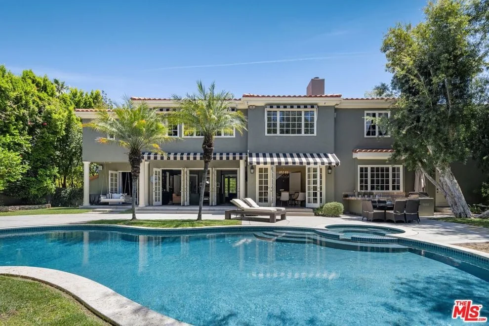 Unit for sale at 5425 Encino Avenue, Encino, CA 91316