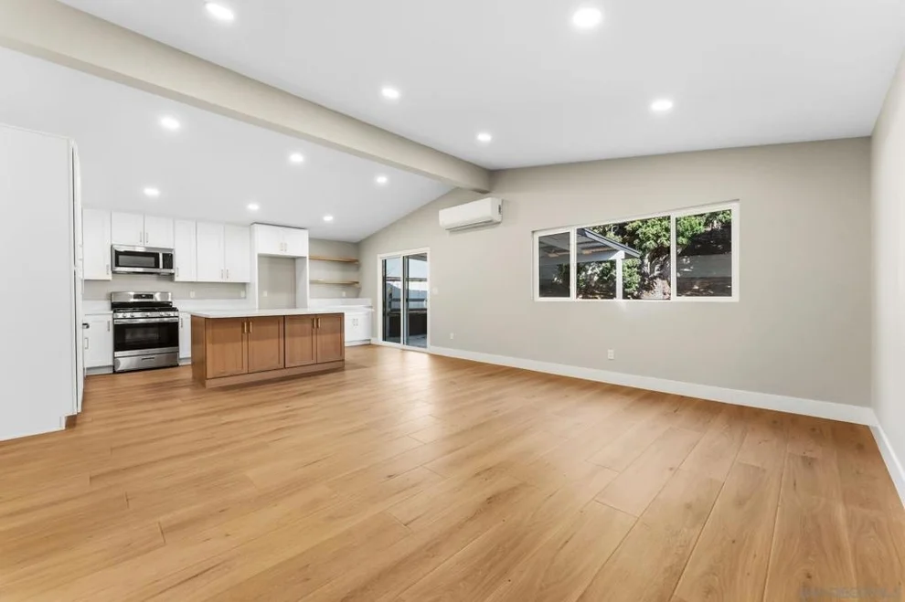 Unit for sale at 578 E Indian Rock Rd, Vista, CA 92084