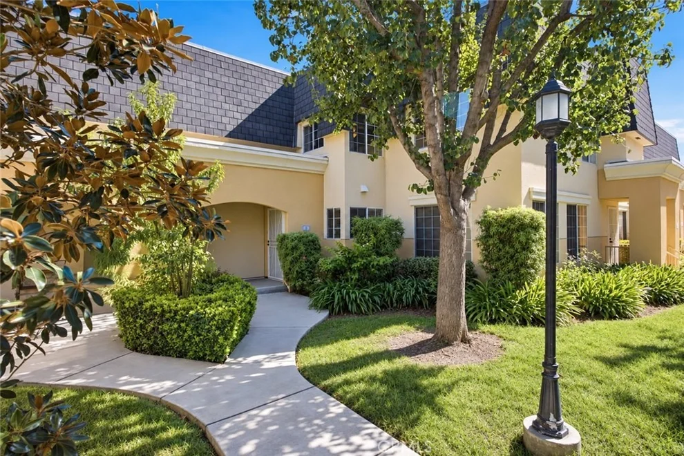 Unit for sale at 19208 Hamlin Street, Reseda, CA 91335