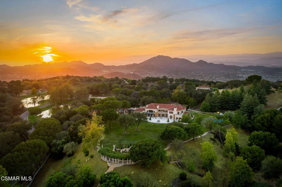 Unit for sale at 2400 White Stallion Road, Thousand Oaks, CA 91361