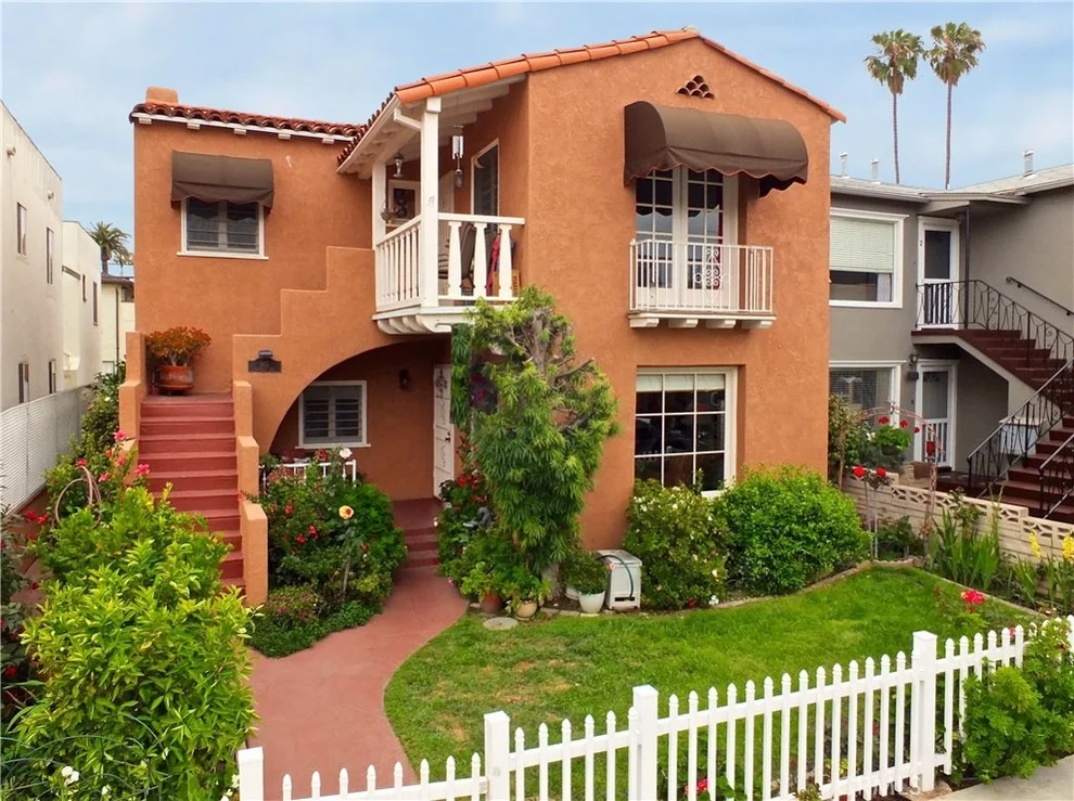 Unit for sale at 165 Prospect Avenue, Long Beach, CA 90803
