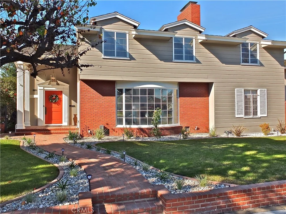 Unit for sale at 3929 California Avenue, Long Beach, CA 90807