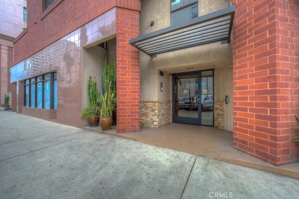 Unit for sale at 35 Linden Avenue, Long Beach, CA 90802