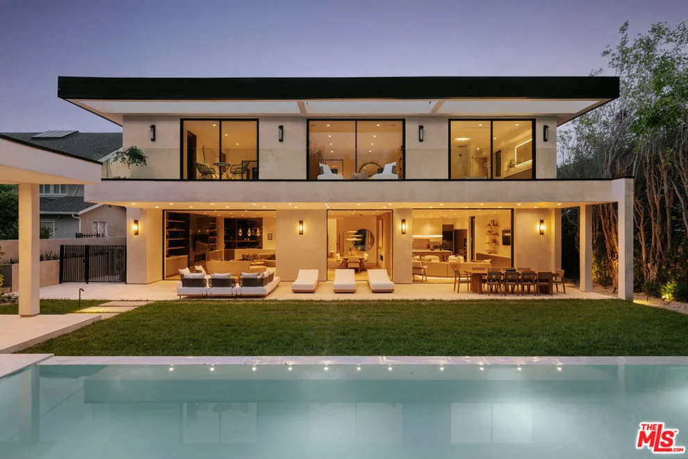 Unit for sale at 605 N Rexford Drive, Beverly Hills, CA 90210