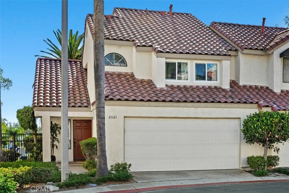 Unit for sale at 21121 Calle De Paseo, Lake Forest, CA 92630