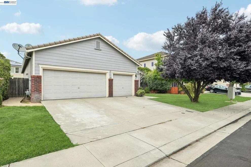 Unit for sale at 2547 Wesley Ln, Stockton, CA 95206
