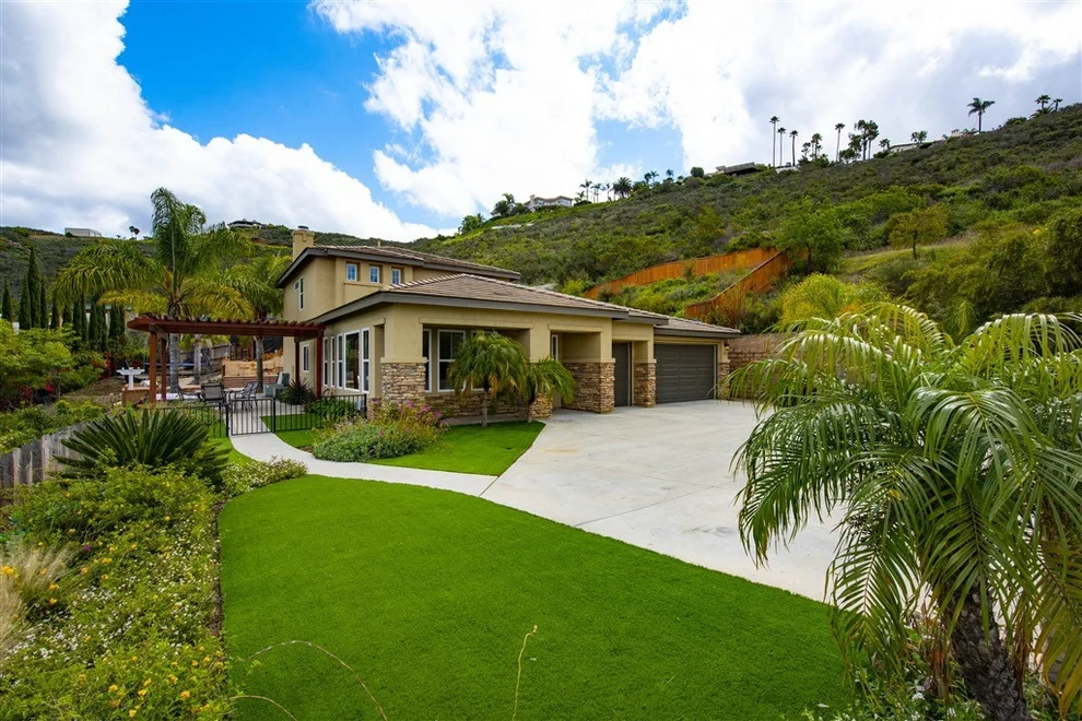 Unit for sale at 2532 Vendimia, Vista, CA 92084
