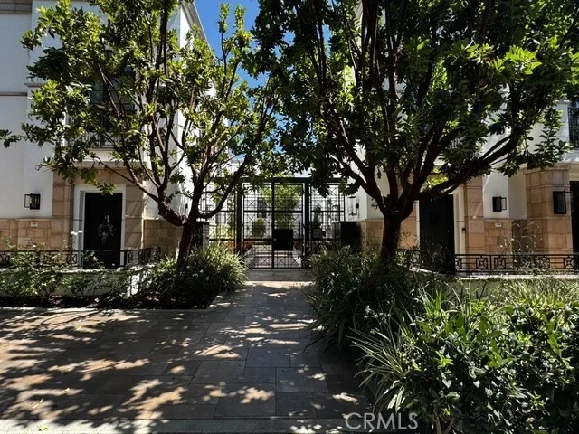 Unit for sale at 288 S Oakland, Pasadena, CA 91101