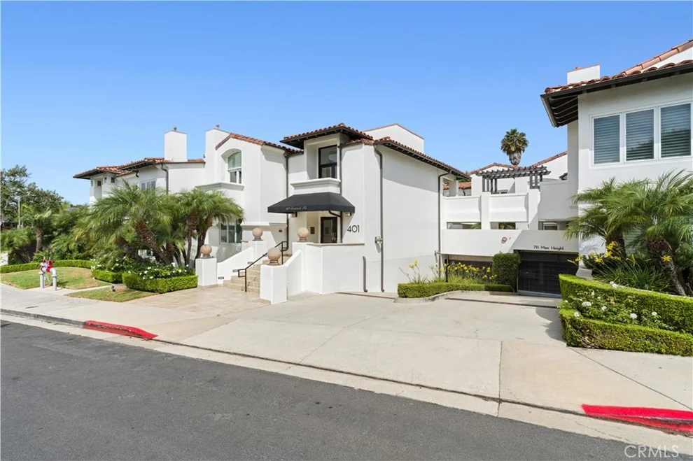 Unit for sale at 401 Seaward, Corona Del Mar, CA 92625
