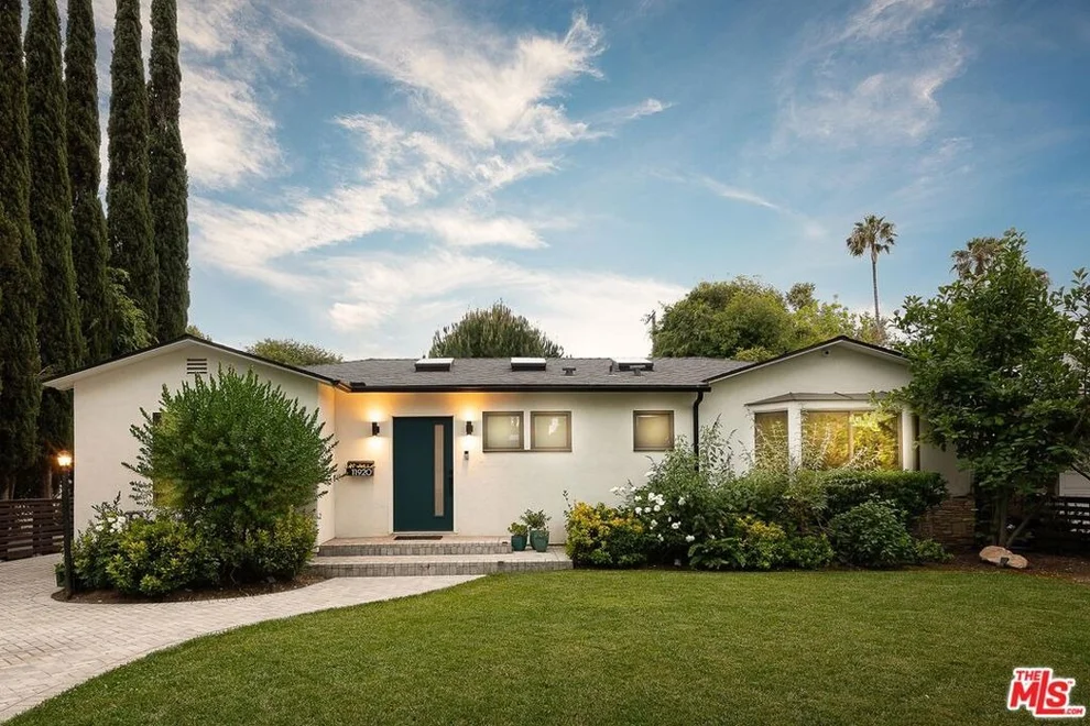 Unit for sale at 11920 Hartsook Street, Valley Village, CA 91607