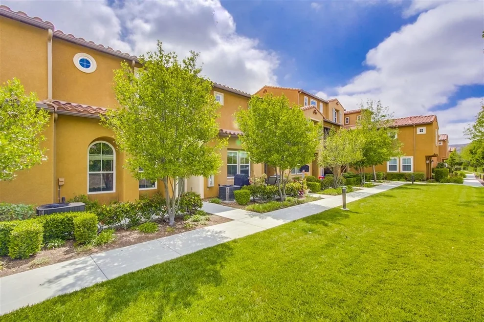 Unit for sale at 10536 Calle Tamarindo, San Diego, CA 92127