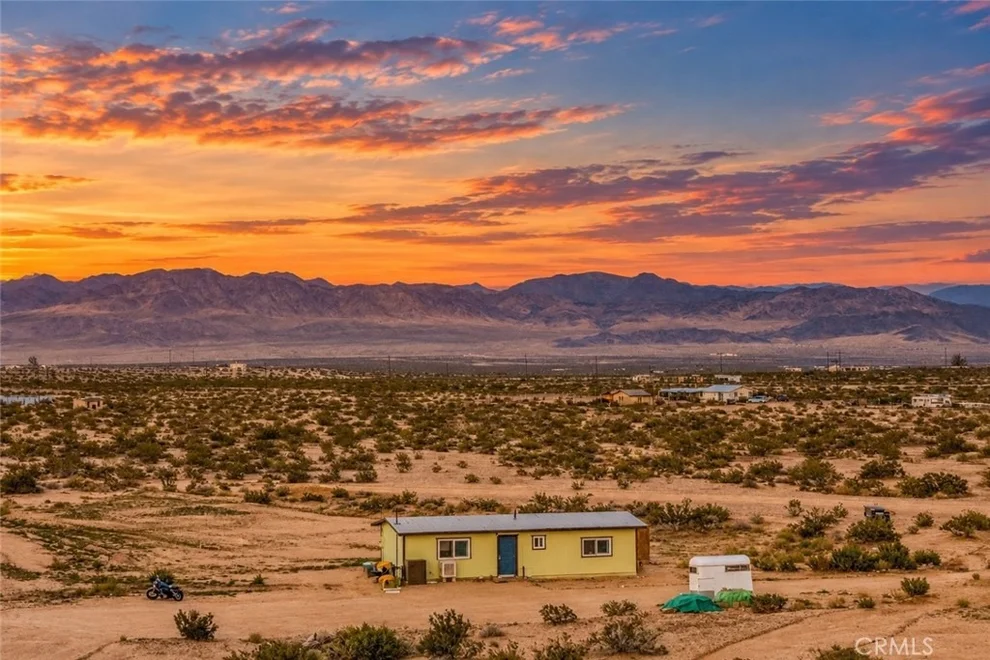 Unit for sale at 67550 Del Oro Road, 29 Palms, CA 92277