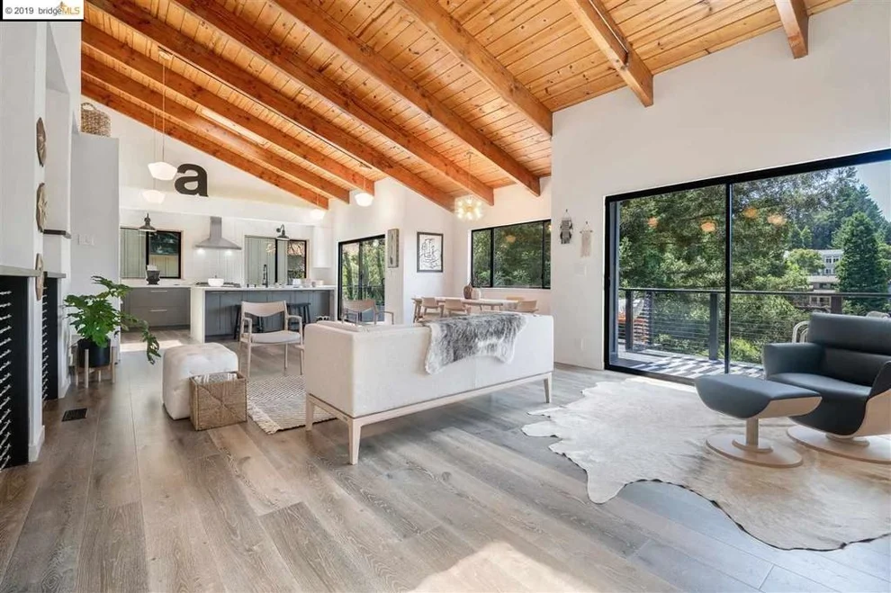 Unit for sale at 6637 Exeter Dr, Oakland, CA 94611