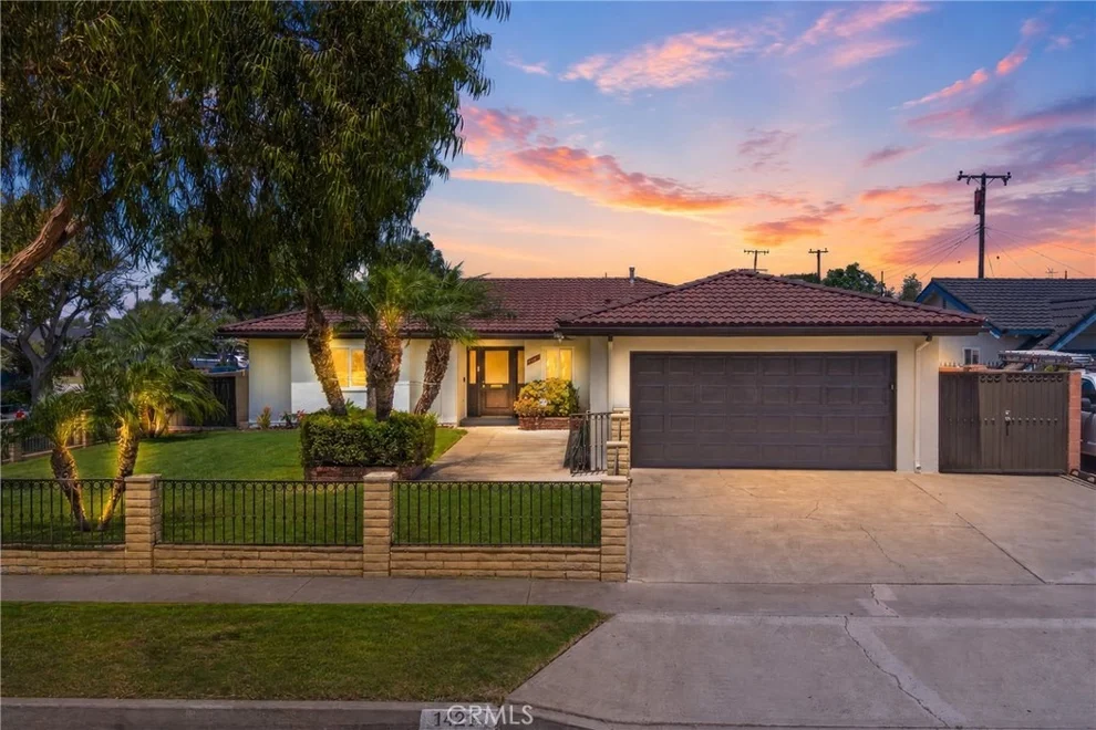 Unit for sale at 1421 W Hall, Santa Ana, CA 92704