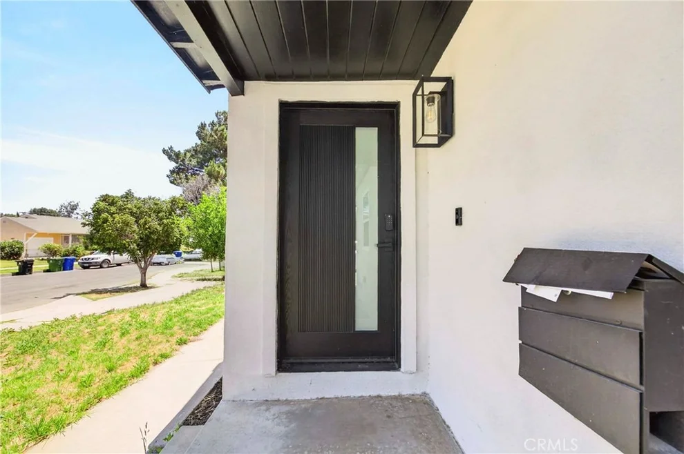 Unit for sale at 7117 Natick, Van Nuys, CA 91405