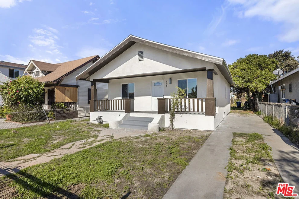 Unit for sale at 337 E 60th Street, Los Angeles, CA 90003