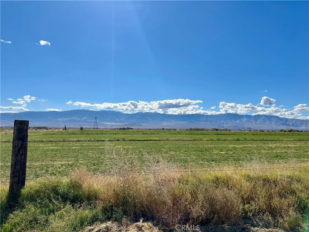 Unit for sale at 34770 Cambria, Lucerne Valley, CA 92356