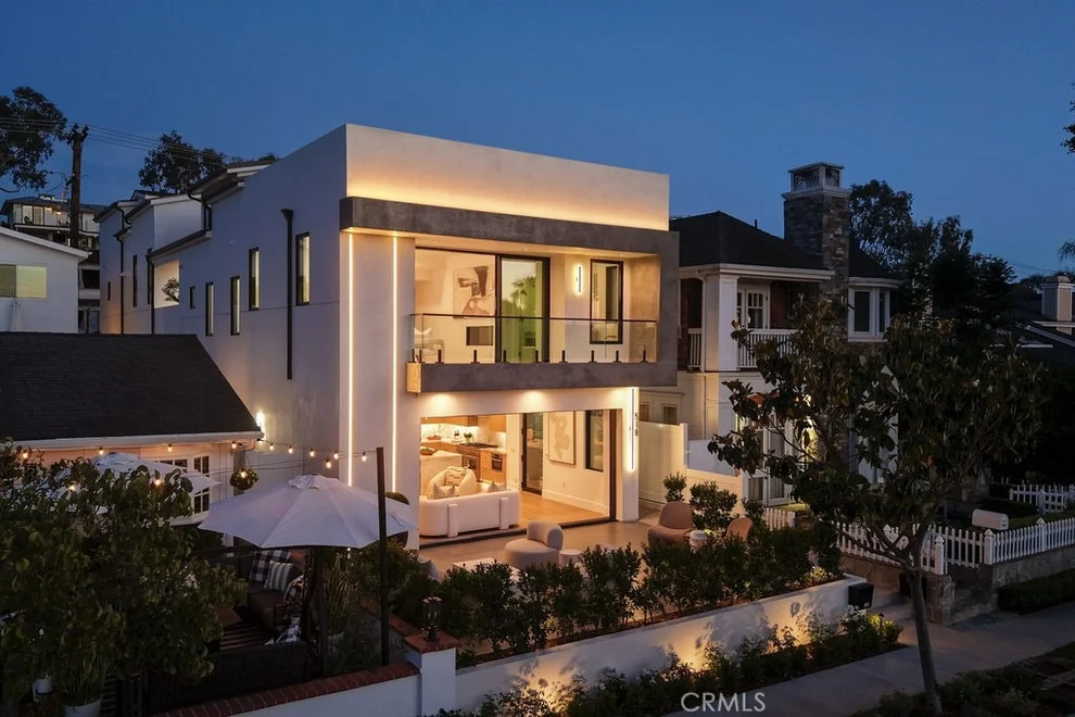 Unit for sale at 518 Poinsettia Avenue, Corona Del Mar, CA 92625