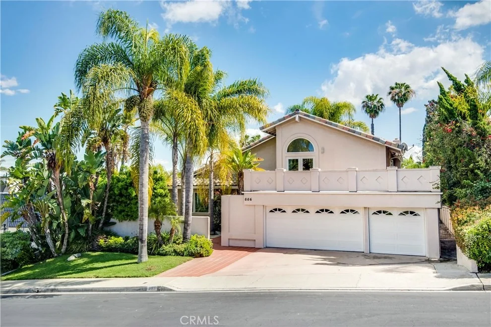 Unit for sale at 886 N Holly Glen Drive, Long Beach, CA 90815