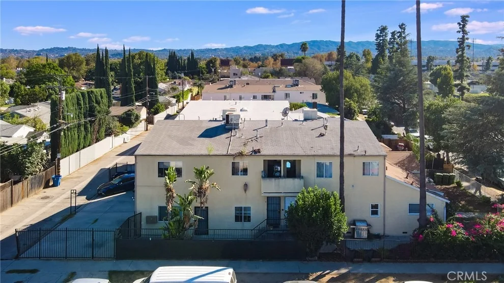 Unit for sale at 6512 Balboa Boulevard, Van Nuys, CA 91406