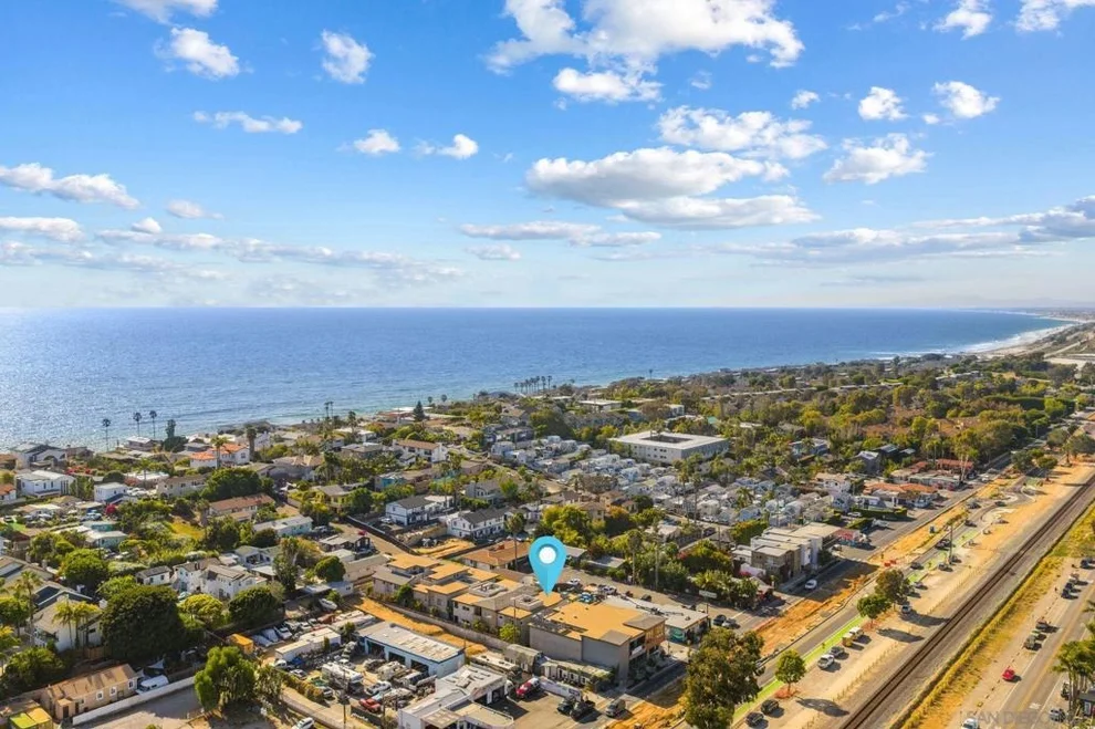 Unit for sale at 107 Edgeburt, Encinitas, CA 92024