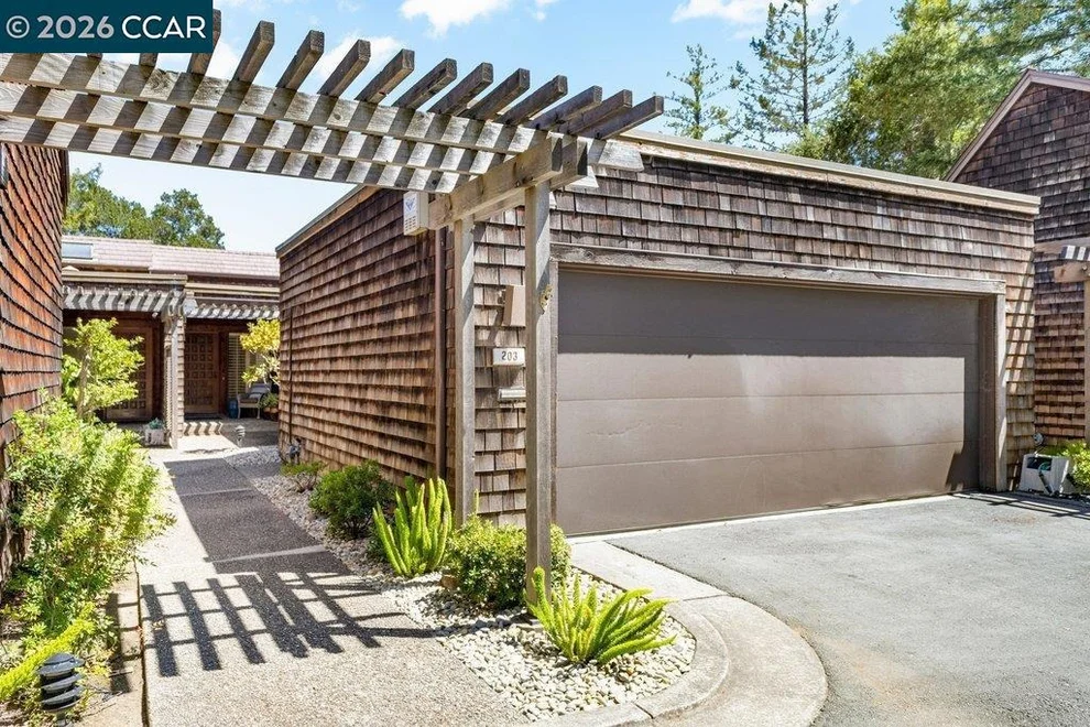 Unit for sale at 203 Village Gate Rd, Orinda, CA 94563