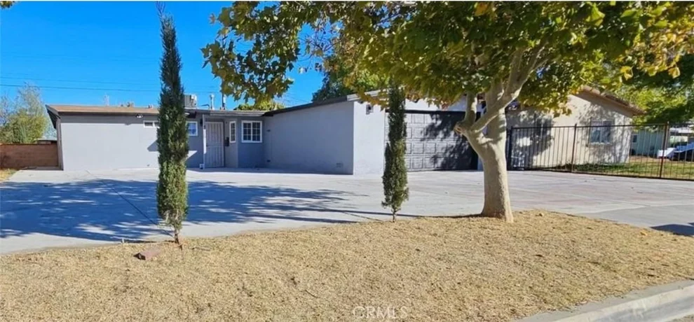 Unit for sale at 44010 Carolside, Lancaster, CA 93535
