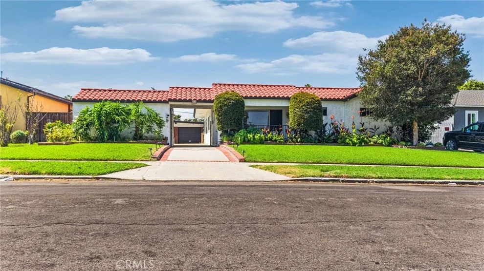 Unit for sale at 602 W 121st, Los Angeles, CA 90044