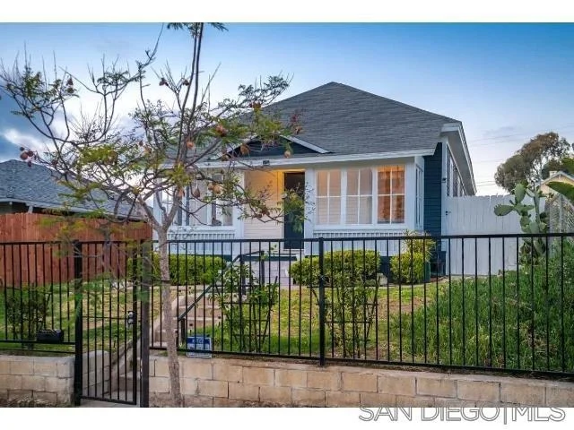 Unit for sale at 1960 62 Harrison Ave, San Diego, CA 92113