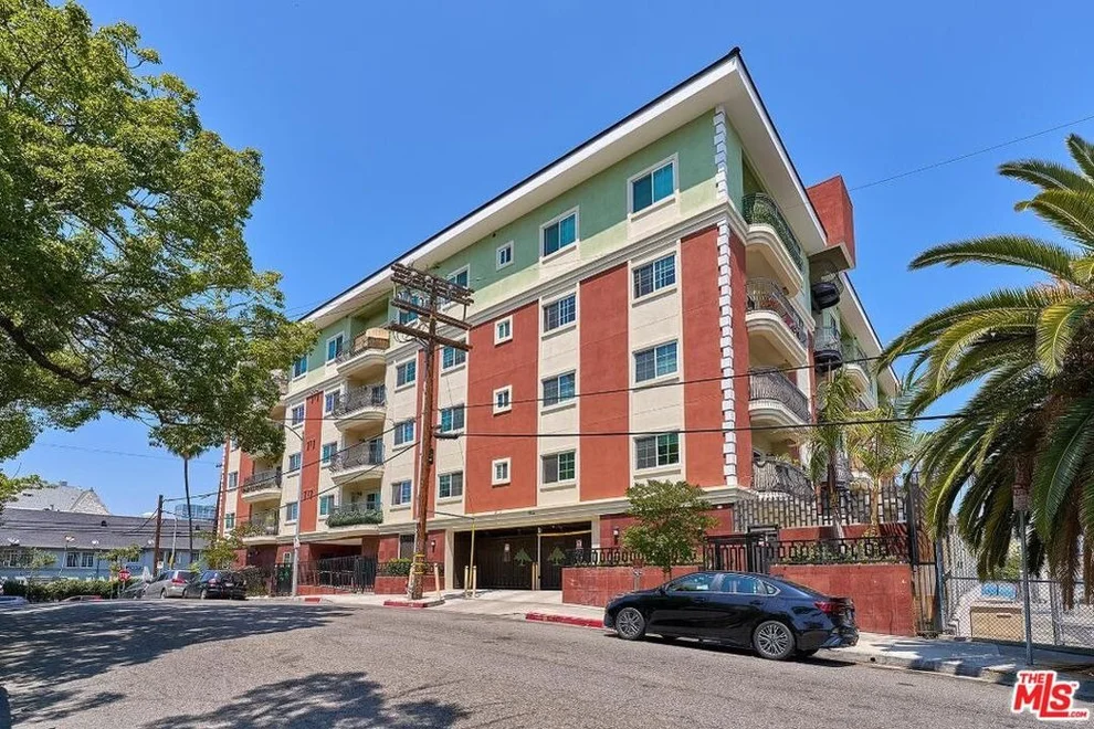 Unit for sale at 944 S Serrano Avenue, Los Angeles, CA 90006