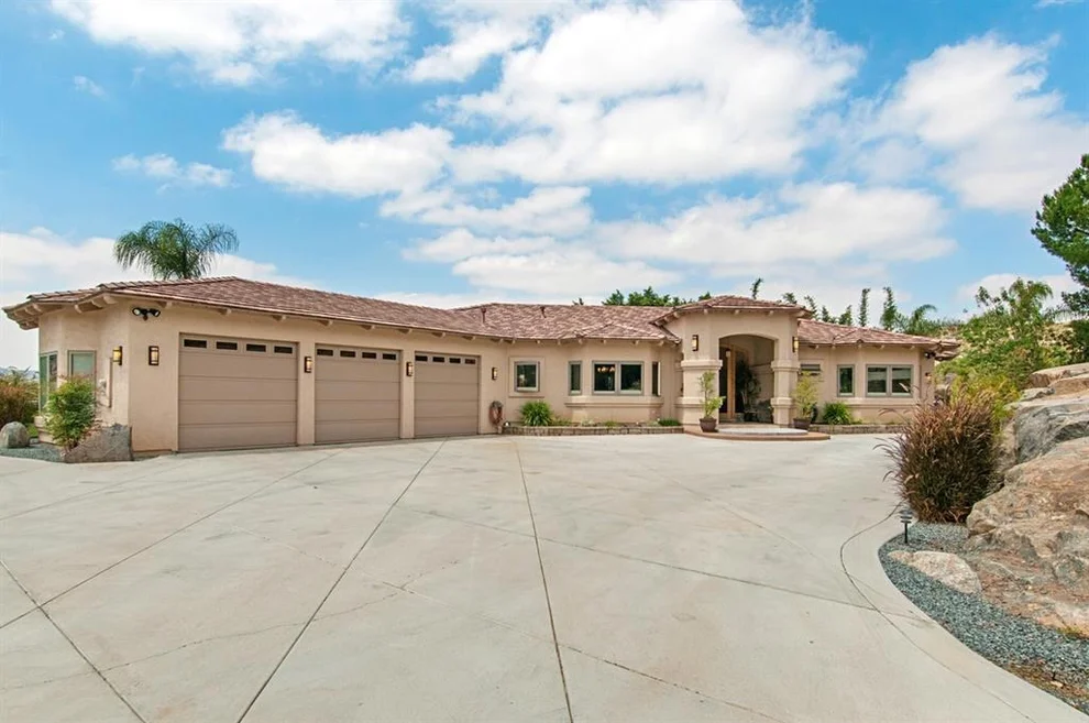 Unit for sale at 9948 Possum Creek Ln, El Cajon, CA 92021