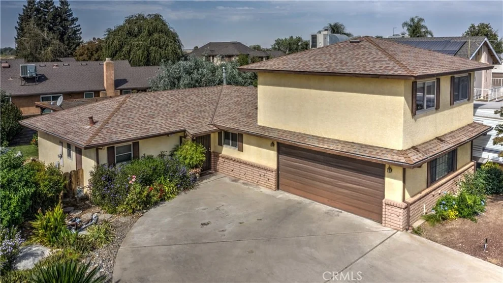 Unit for sale at 136 Holiday Way, Chowchilla, CA 93610