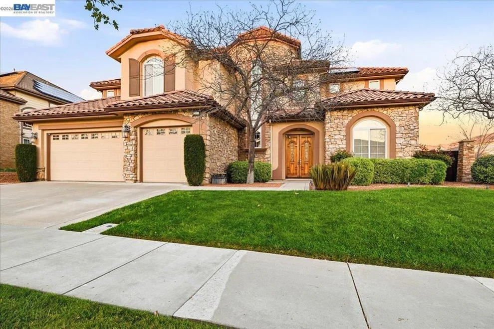 Unit for sale at 5653 Signal Hill Dr, Dublin, CA 94568