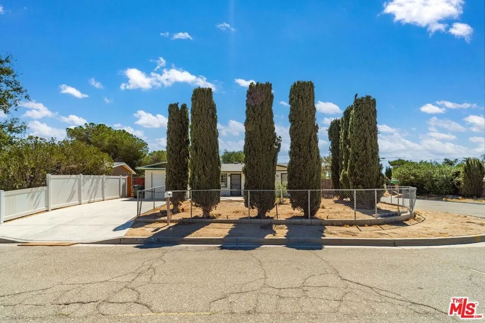 Unit for sale at 15872 Rexroth Street, Mojave, CA 93501