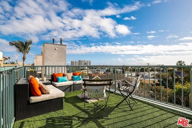 Unit for sale at 245 HOLLISTER Avenue, Santa Monica, CA 90405