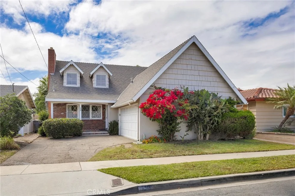 Unit for sale at 130 Coastline Drive, Seal Beach, CA 90740