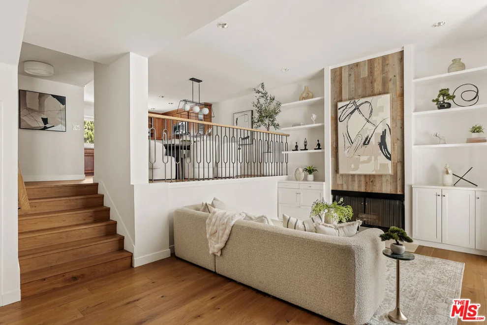 Unit for sale at 4914 McConnell Avenue, Los Angeles, CA 90066