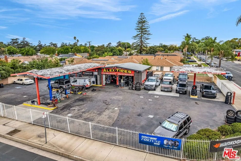 Unit for sale at 1440 S Broadway, Santa Ana, CA 92707