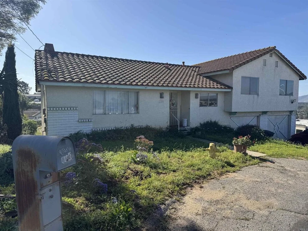 Unit for sale at 103 Howell Heights Drive, Escondido, CA 92025