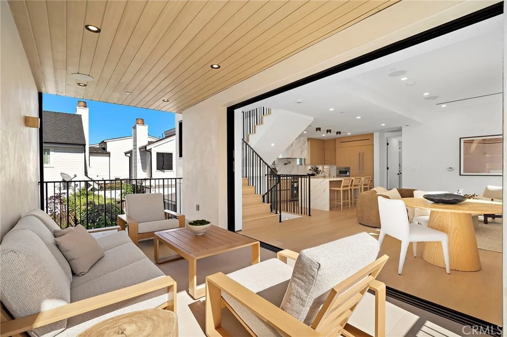 Unit for sale at 612 Begonia, Corona Del Mar, CA 92625