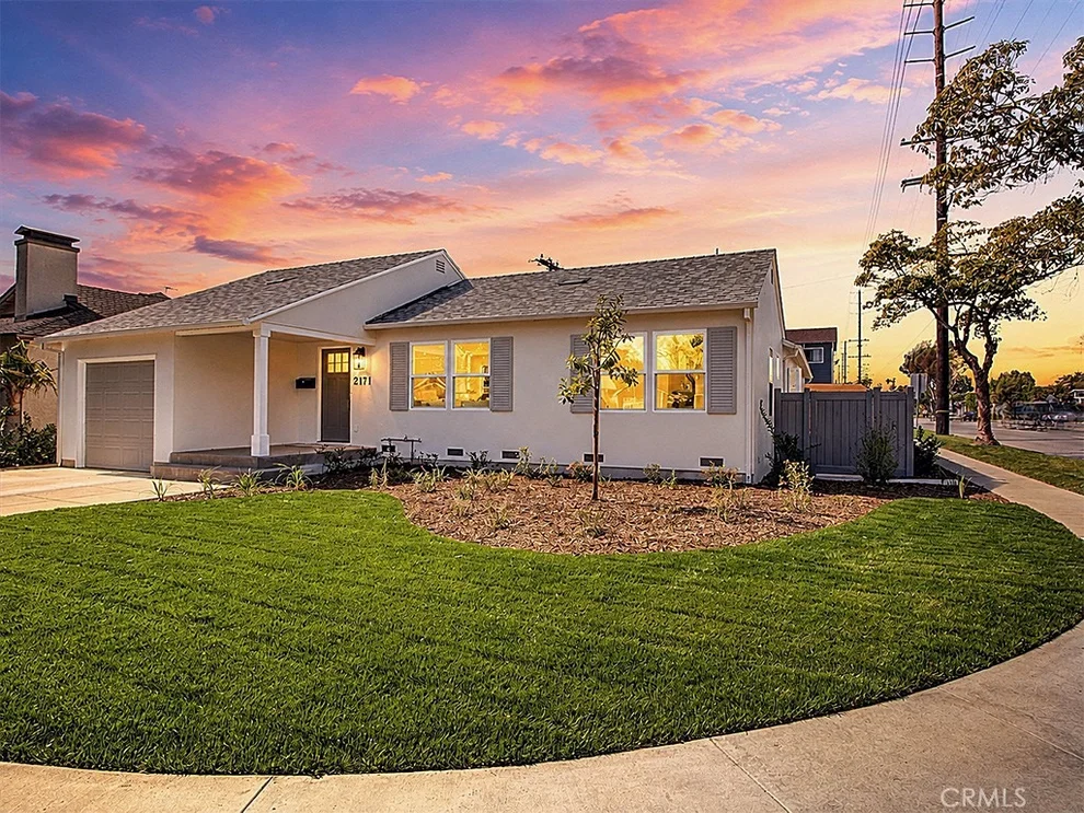 Unit for sale at 2171 Stearnlee, Long Beach, CA 90815
