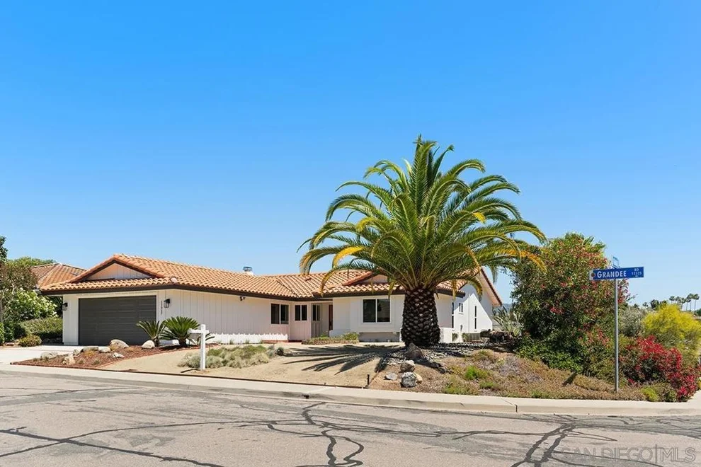 Unit for sale at 12327 Grandee, San Diego, CA 92128